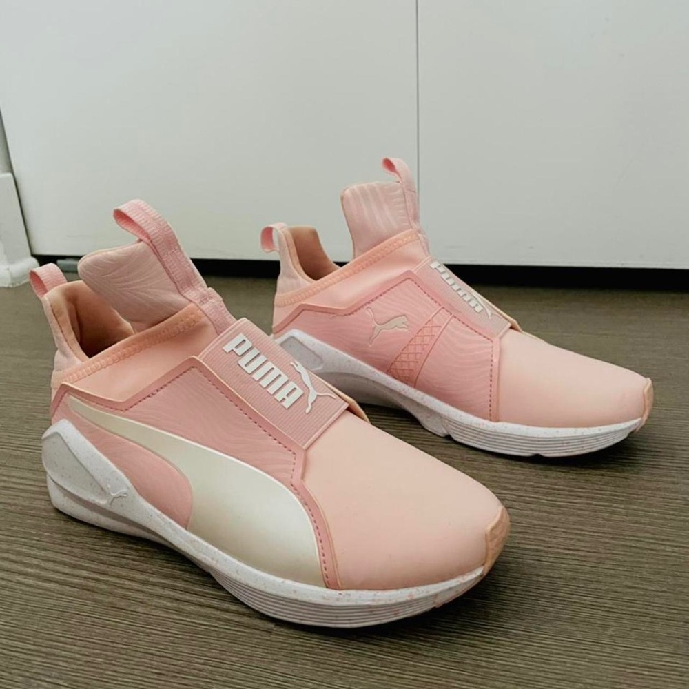 PUMA - Women’s FIERCE hightop cross trainers - Size 8